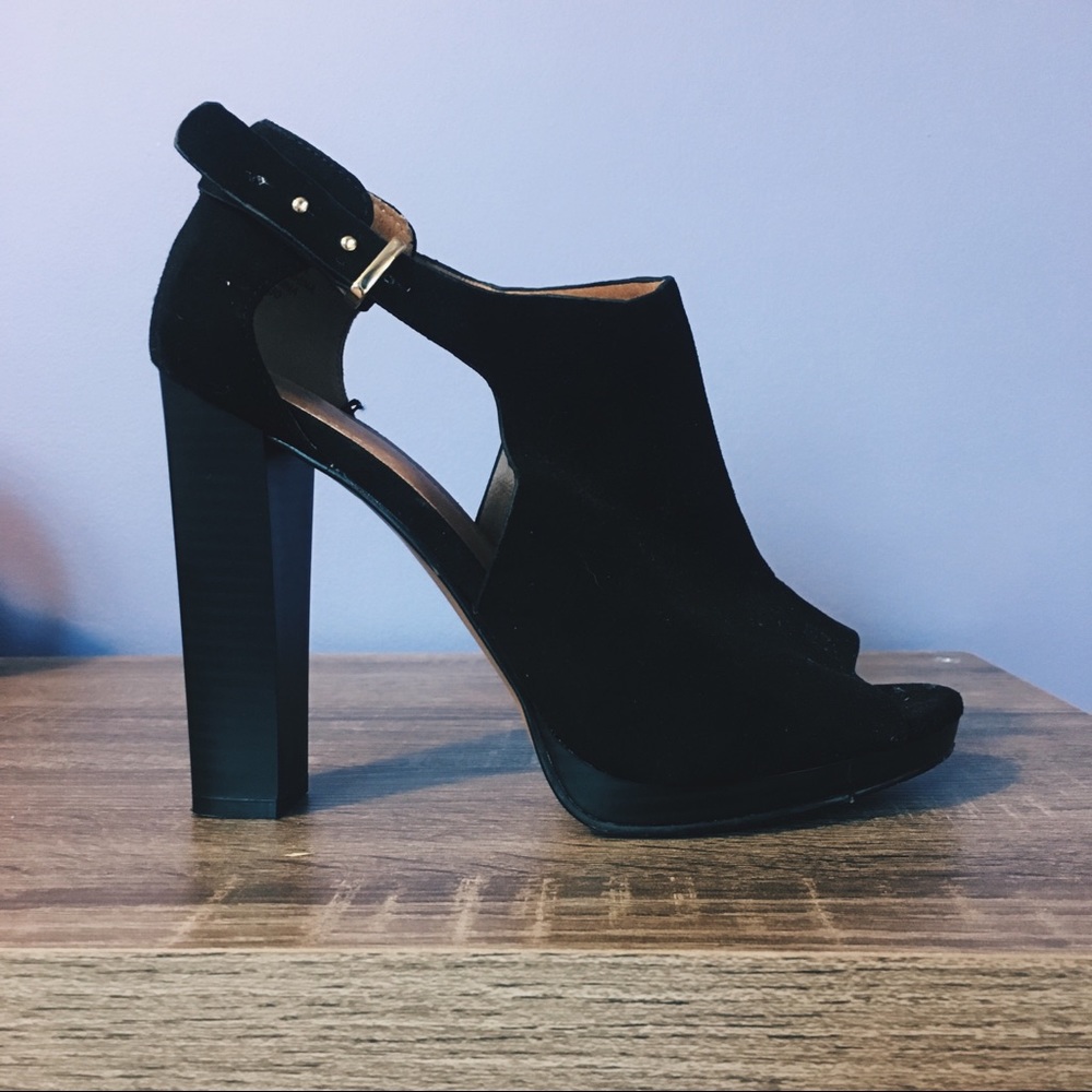 OPEN TOE HEELS